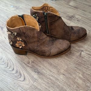 NWOT Corral Booties